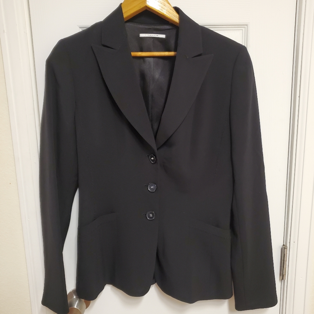 T Tahari Black Pant Suit!
